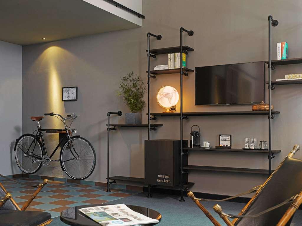 25Hours Hotel Altes Hafenamt Hamburk Pokoj fotografie