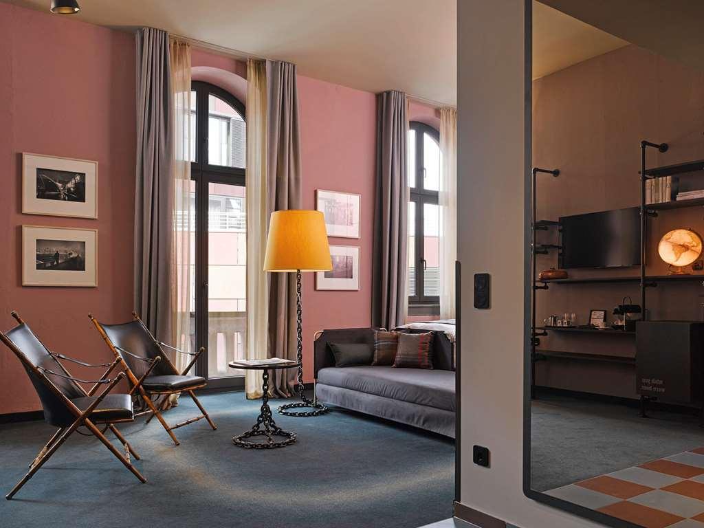 25Hours Hotel Altes Hafenamt Hamburk Pokoj fotografie