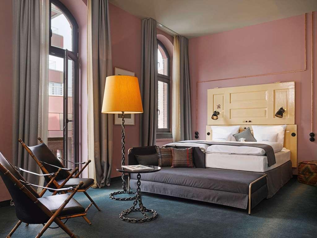 25Hours Hotel Altes Hafenamt Hamburk Pokoj fotografie