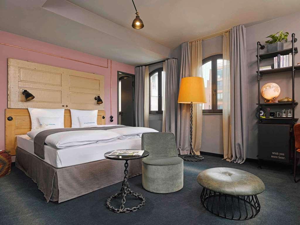 25Hours Hotel Altes Hafenamt Hamburk Pokoj fotografie